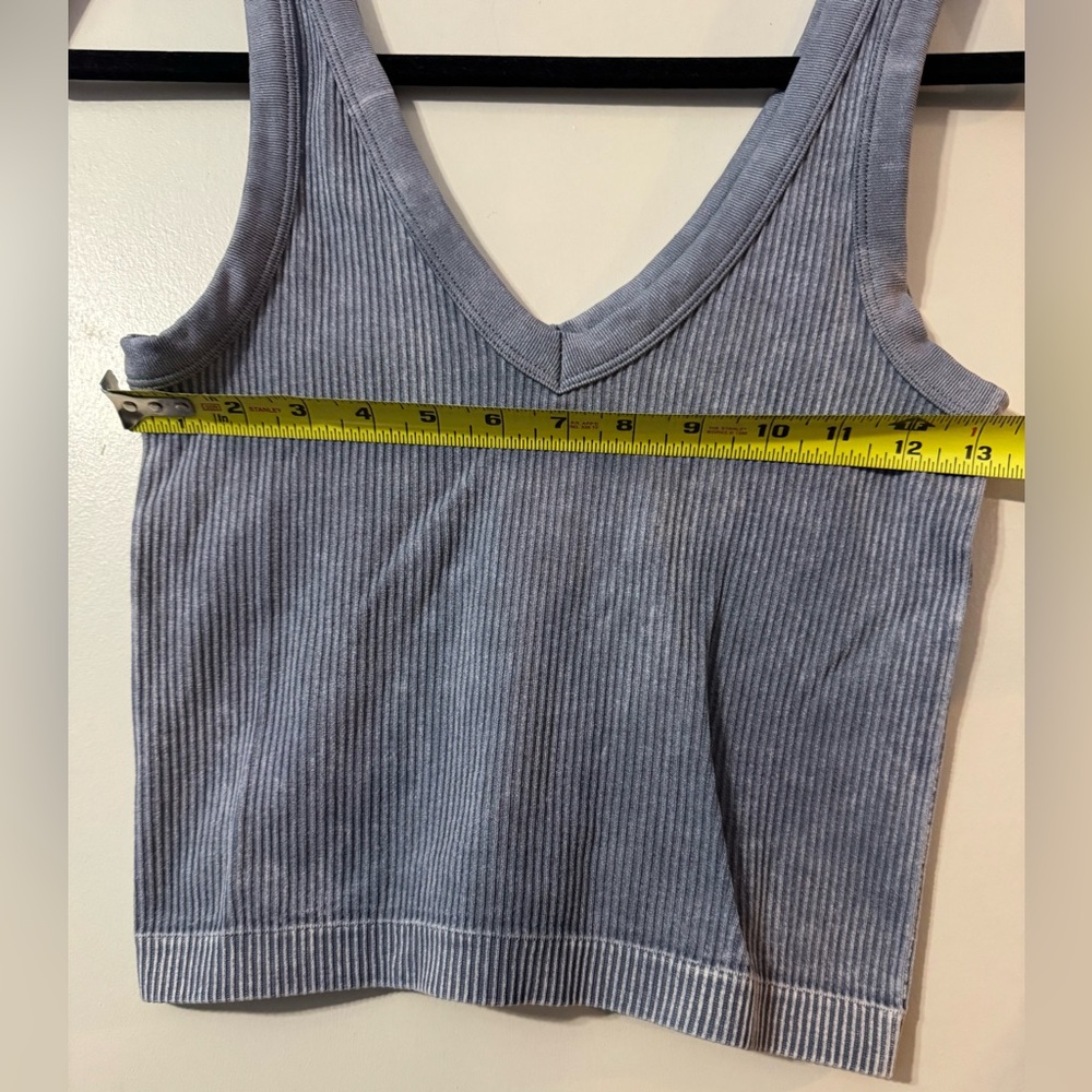 Faded Rose Ribbed Crop Tank Top Gray Stretch V Neck Size Large - Picture 6 of 7
